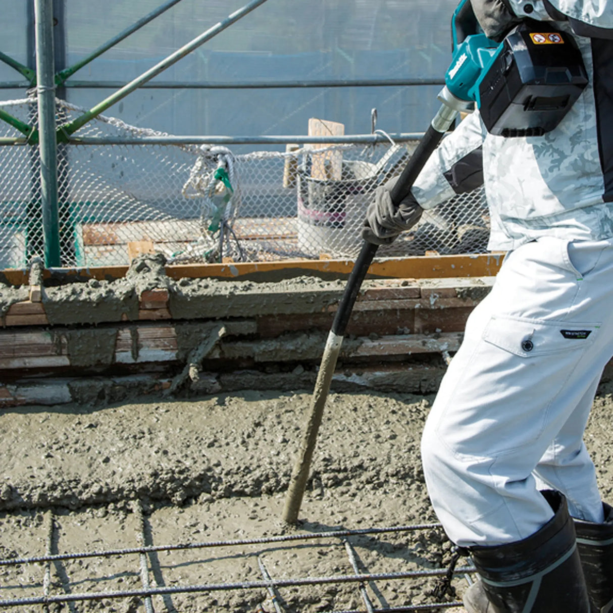 Vibratore per calcestruzzo Makita VR004GM101 40V 4Ah