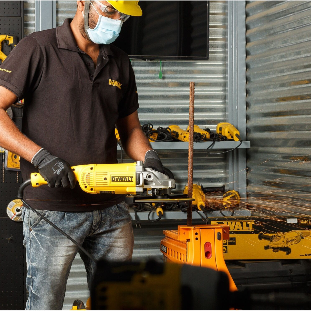 DWE492-QS - Schleifmaschine Dewalt DWE492-QS 230mm 2200W - Bild 5