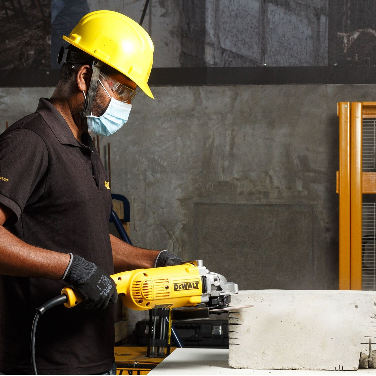 DWE492-QS - Schleifmaschine Dewalt DWE492-QS 230mm 2200W - Bild 6