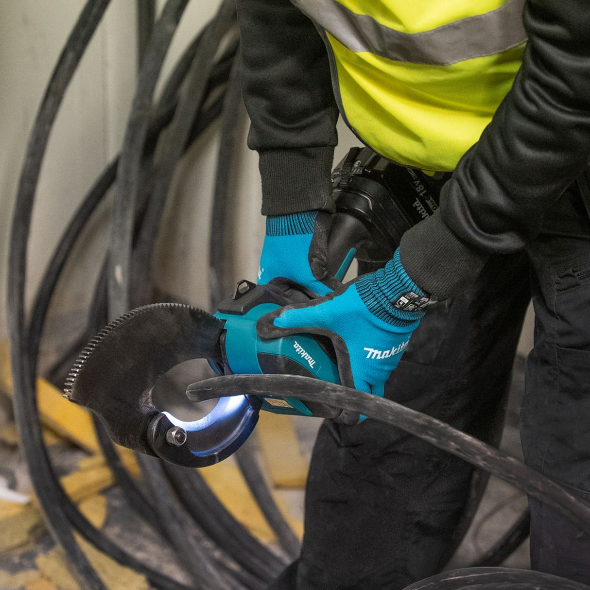 Tranciacavi Makita DTC102ZK 18V