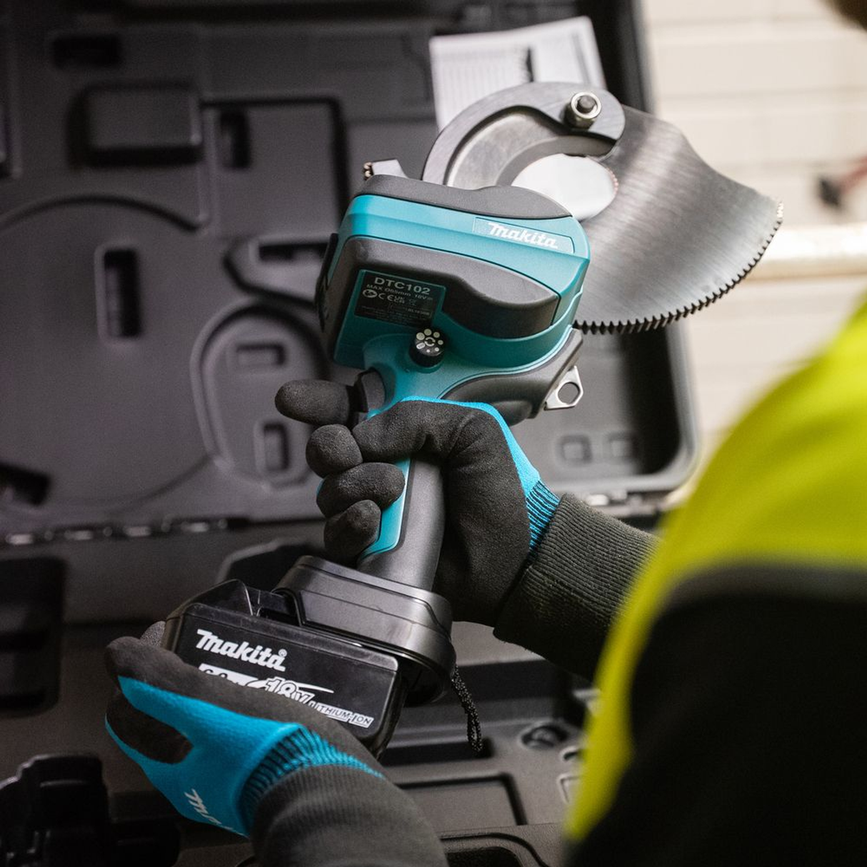 Tranciacavi Makita DTC102ZK 18V
