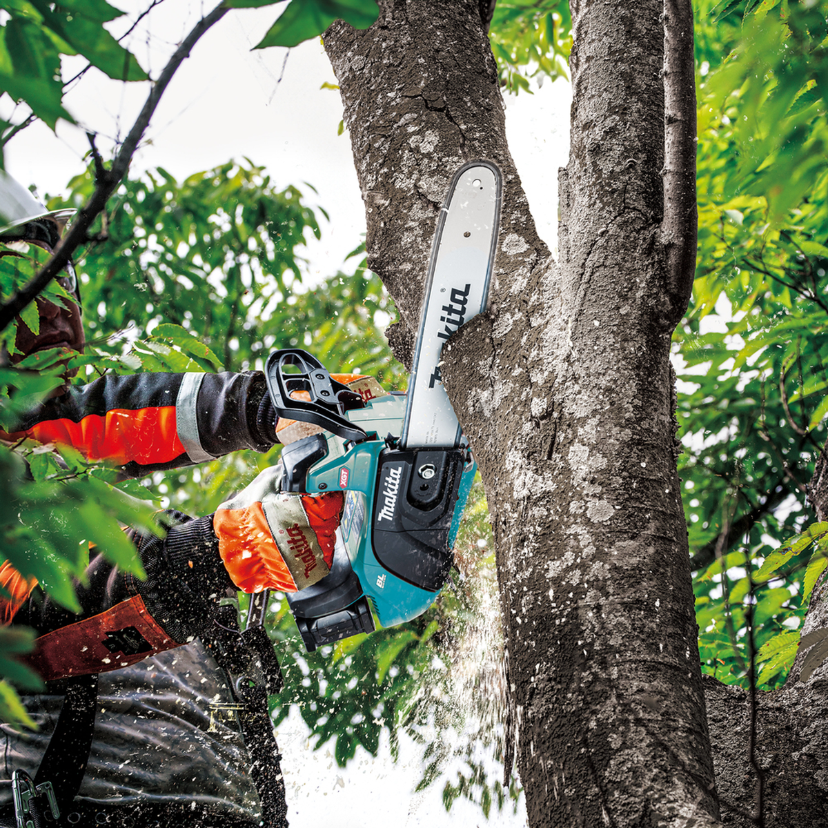 UC032GZ02 - Motosega Top-Handle Makita UC032GZ02 XGT 40V - Immagine 2