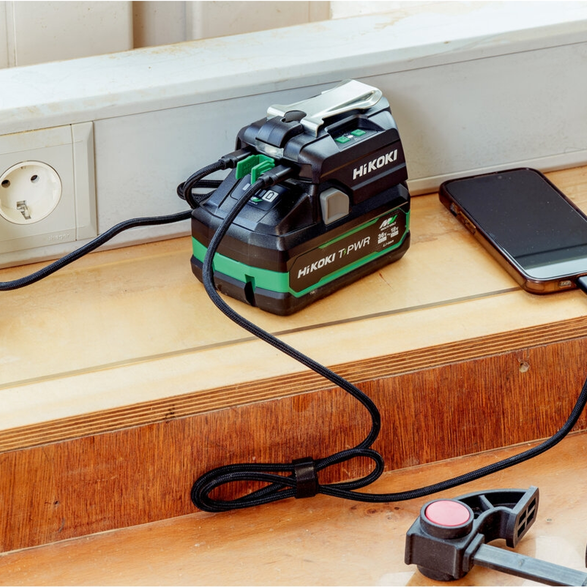UC18DAW4Z – HiKOKI UC18DAW4Z 18V USB-Adapter und Ladegerät – Bild 3