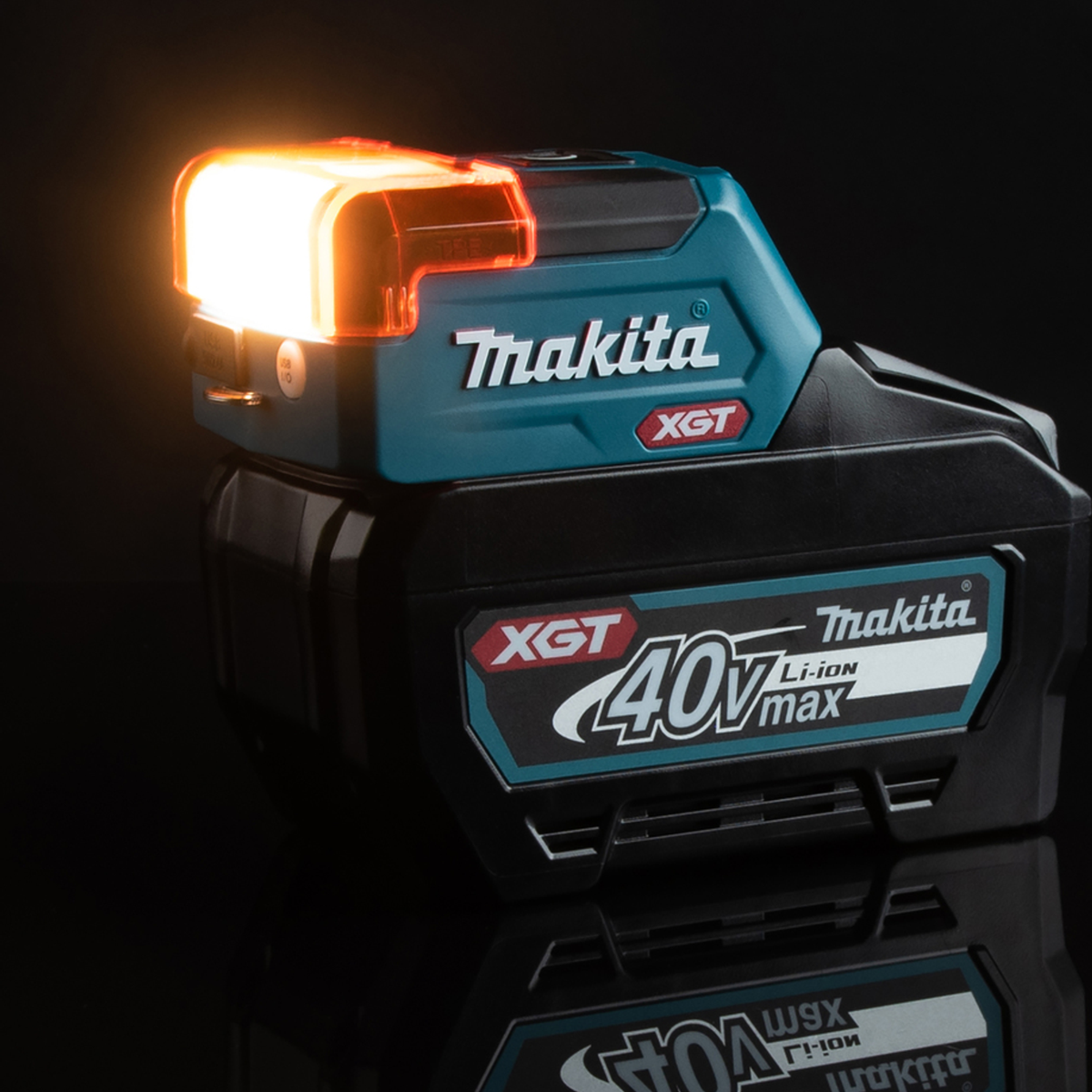 ML011G01 - Torcia LED Makita ML011G01 con Uscita USB XGT 40V - Immagine 13