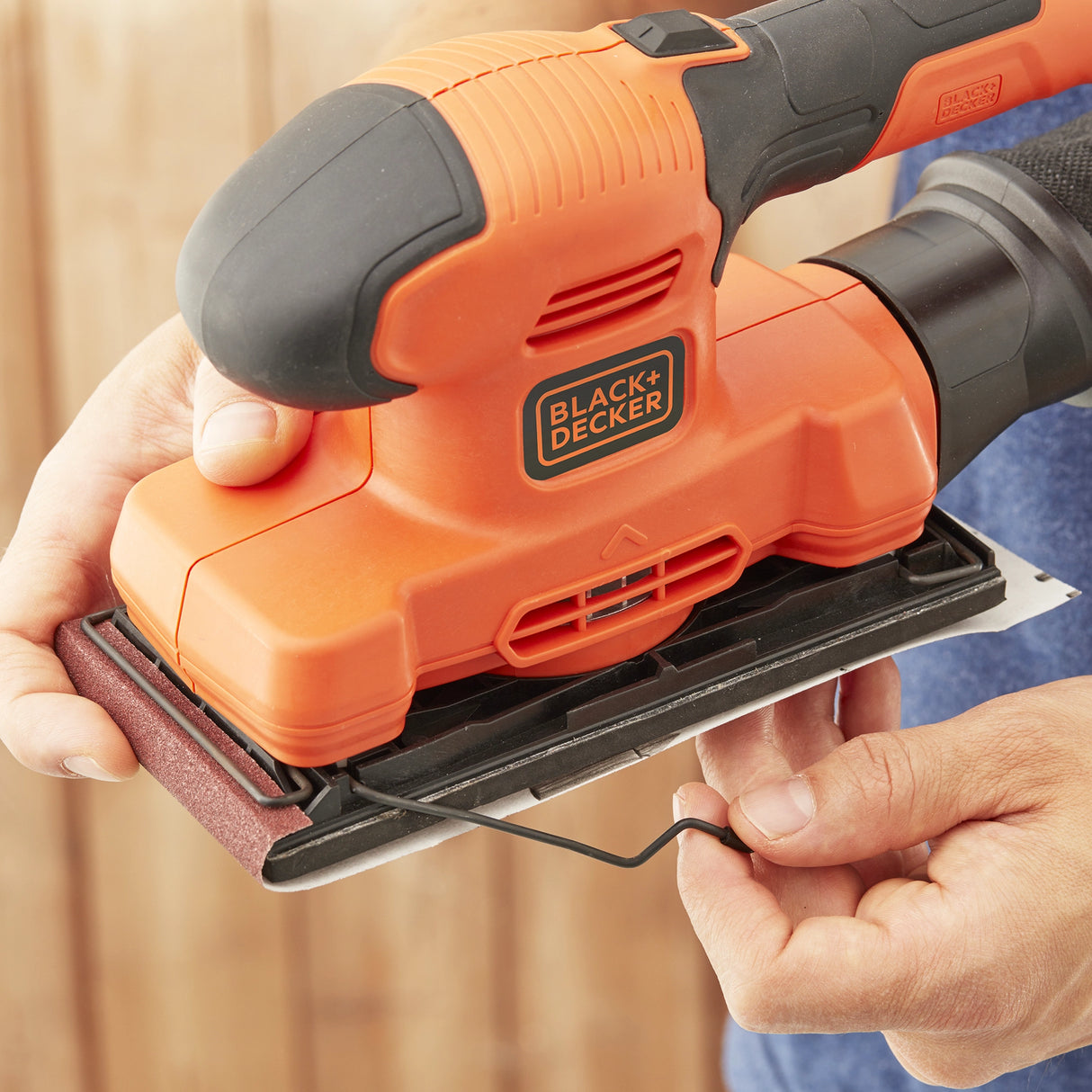 Levigatrice orbitale Black+Decker BEW220-QS 150W