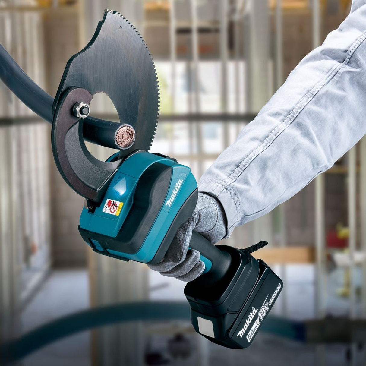 Tranciacavi Makita DTC102ZK 18V