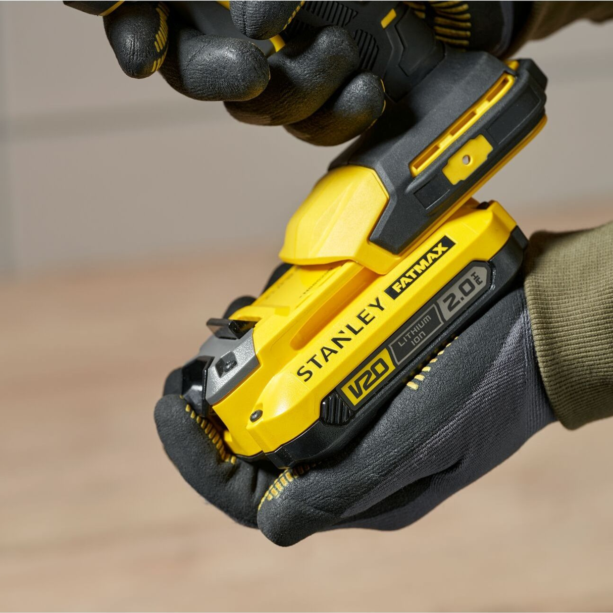 Pistola per Silicone Stanley FatMax SFMCE600B-XJ 18V